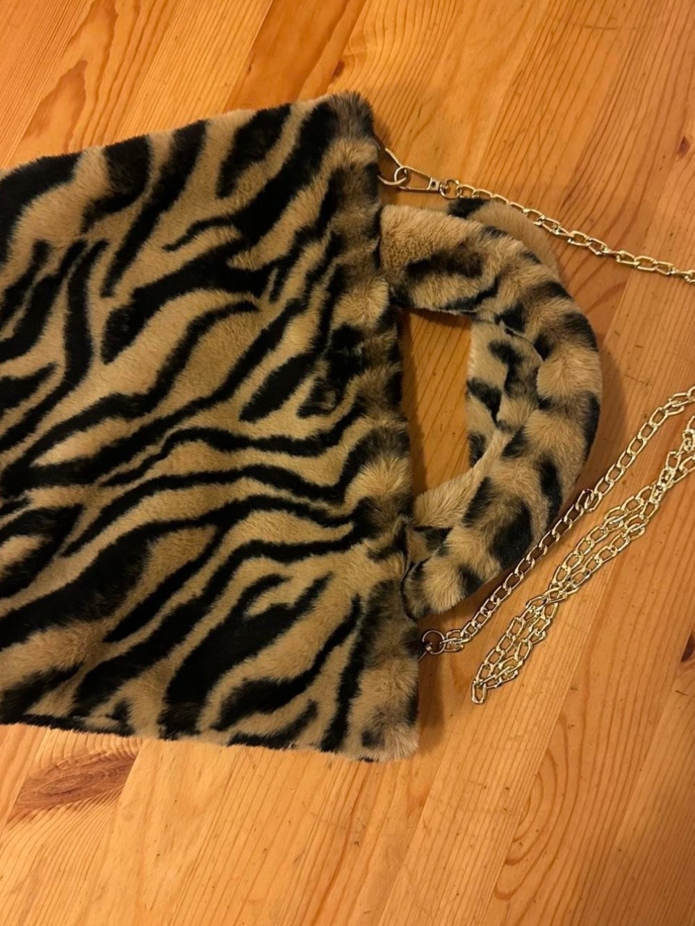 Faux Fur Tiger Print Tote Bag with Gold Chain Strap - Black & Tan